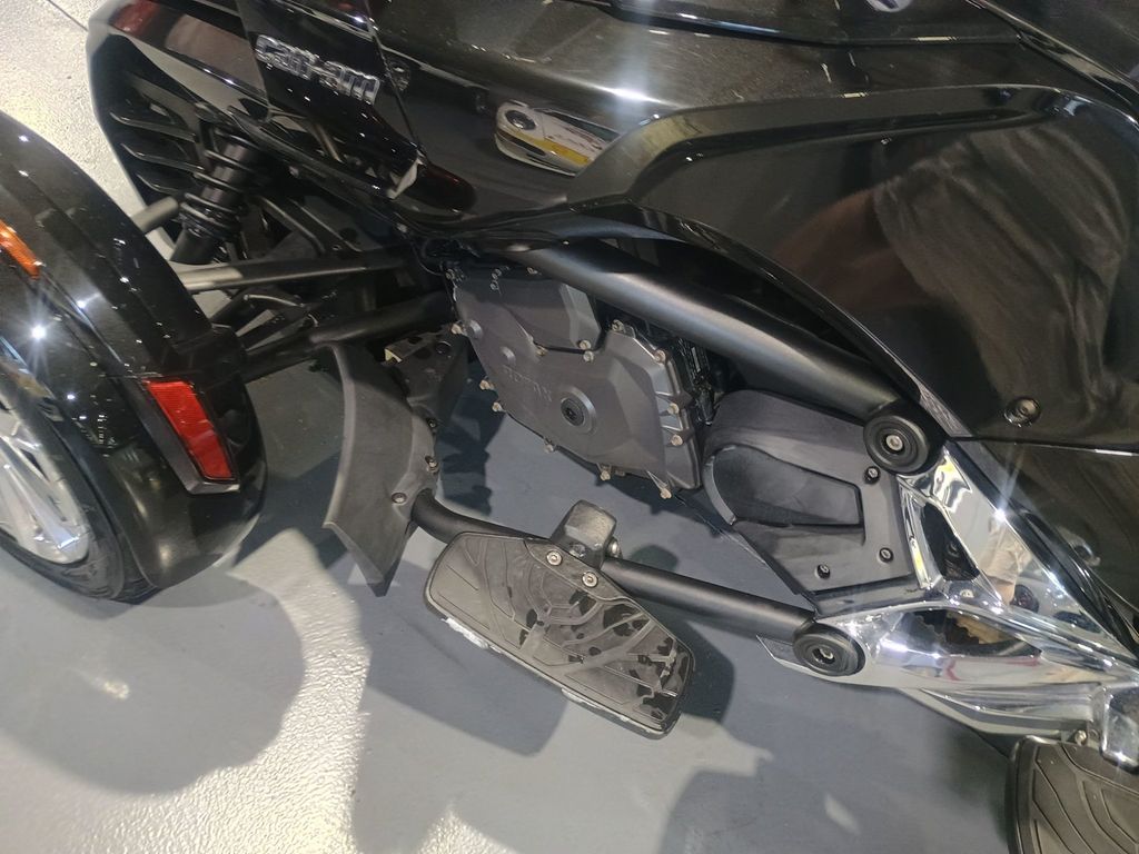 2017 Can-Am Spyder ROADSTER F3-T/F3 L - 22991262 - 17