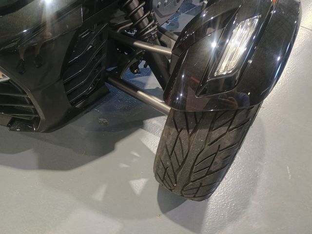 2017 Can-Am Spyder ROADSTER F3-T/F3 L - 22991262 - 20