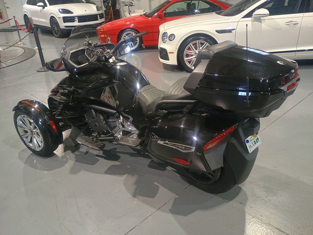 2017 Can-Am Spyder ROADSTER F3-T/F3 L - 22991262 - 2