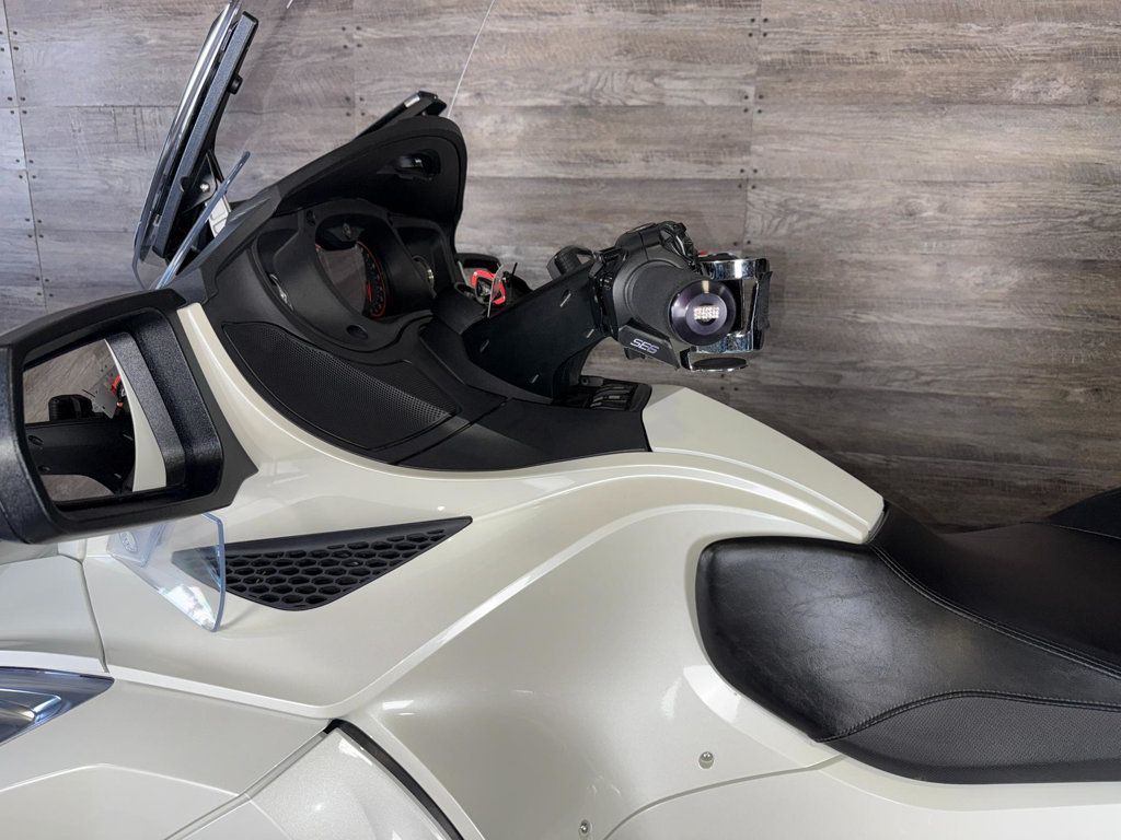 2017 Can-Am Spyder RT Limited SE6 SUPER CLEAN! - 23000391 - 11