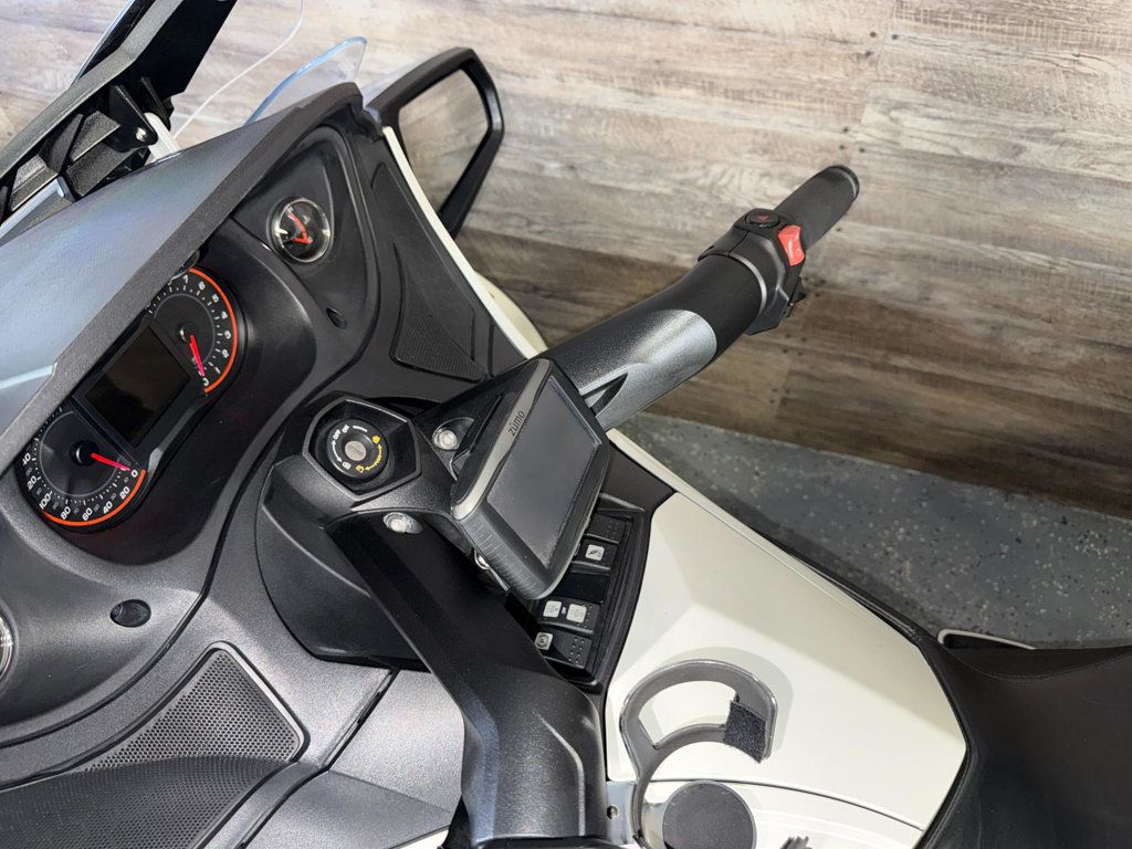 2017 Can-Am Spyder RT Limited SE6 SUPER CLEAN! - 23000391 - 14