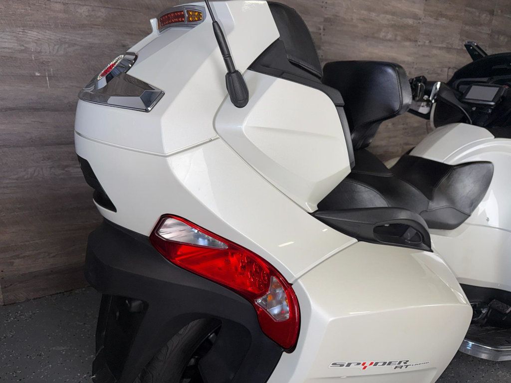 2017 Can-Am Spyder RT Limited SE6 SUPER CLEAN! - 23000391 - 7