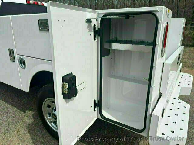 2017 Chevrolet 3500HD CREW CAB 4X4 14k MI SRW ONE TON UTILITY! +SUPER CLEAN UNIT! FINANCE OR LEASE! - 22995730 - 9