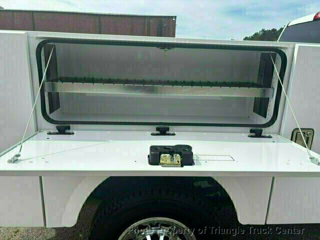 2017 Chevrolet 3500HD CREW CAB 4X4 14k MI SRW ONE TON UTILITY! +SUPER CLEAN UNIT! FINANCE OR LEASE! - 22995730 - 13