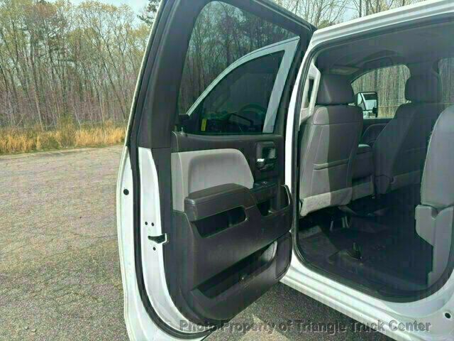 2017 Chevrolet 3500HD CREW CAB 4X4 14k MI SRW ONE TON UTILITY! +SUPER CLEAN UNIT! FINANCE OR LEASE! - 22995730 - 16