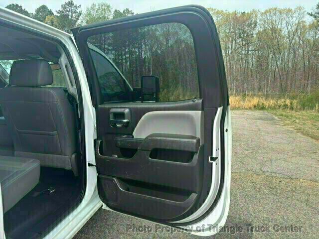 2017 Chevrolet 3500HD CREW CAB 4X4 14k MI SRW ONE TON UTILITY! +SUPER CLEAN UNIT! FINANCE OR LEASE! - 22995730 - 21