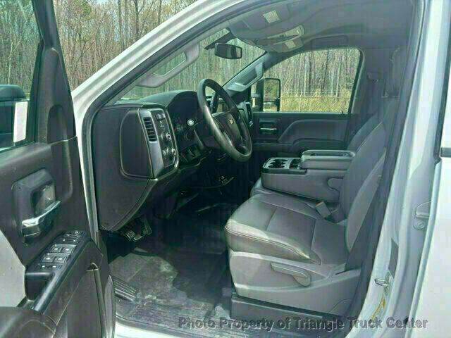 2017 Chevrolet 3500HD CREW CAB 4X4 14k MI SRW ONE TON UTILITY! +SUPER CLEAN UNIT! FINANCE OR LEASE! - 22995730 - 26