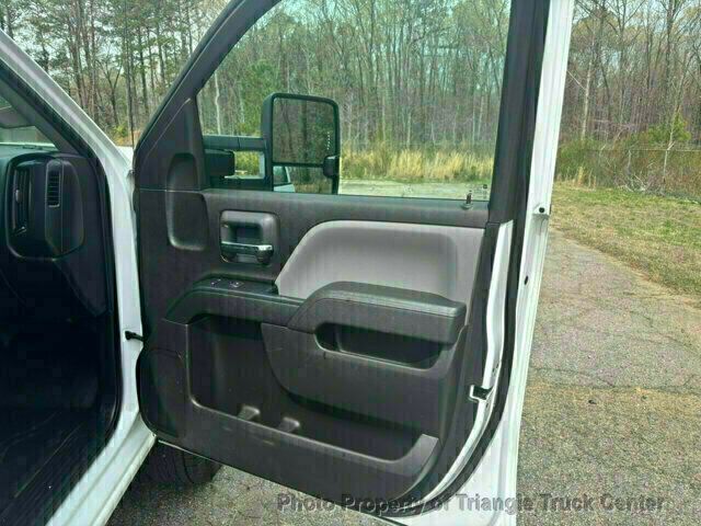 2017 Chevrolet 3500HD CREW CAB 4X4 14k MI SRW ONE TON UTILITY! +SUPER CLEAN UNIT! FINANCE OR LEASE! - 22995730 - 43