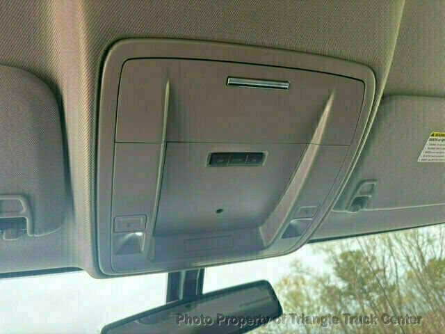 2017 Chevrolet 3500HD CREW CAB 4X4 14k MI SRW ONE TON UTILITY! +SUPER CLEAN UNIT! FINANCE OR LEASE! - 22995730 - 49