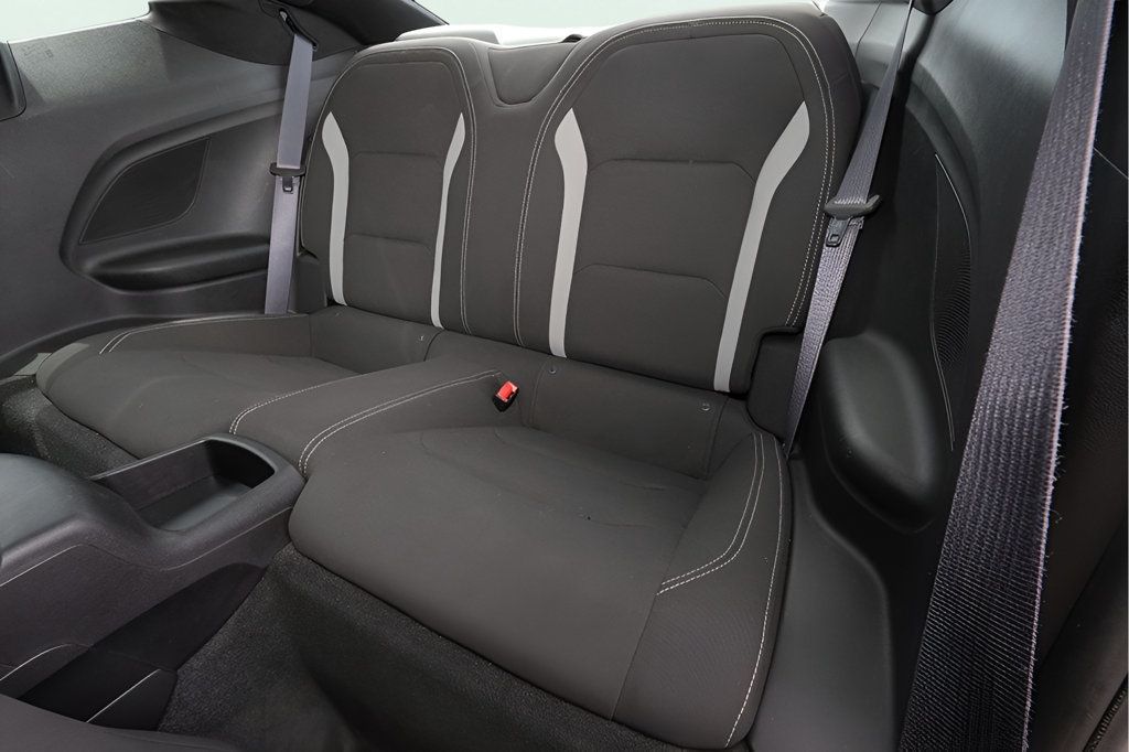 2017 Chevrolet Camaro 1LT RS Coupe photo 11