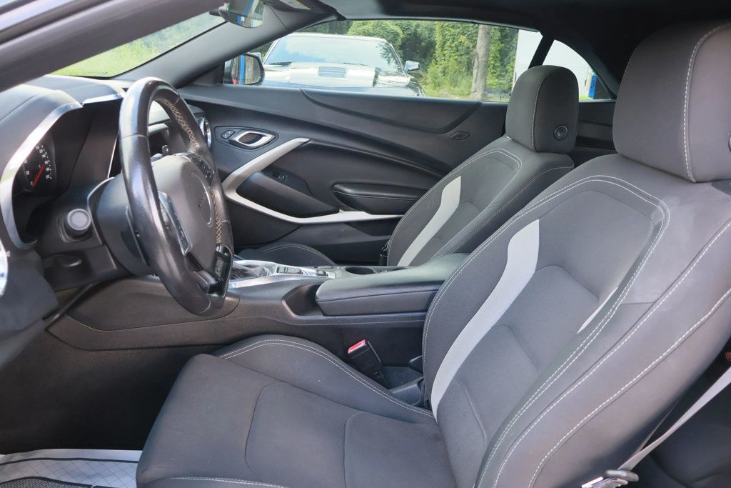 2017 Chevrolet Camaro 1SS photo 23