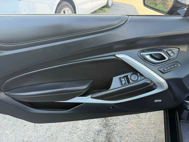 2017 Chevrolet Camaro 2dr Convertible LT w/2LT - 23025015 - 17