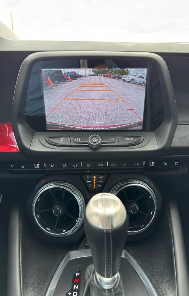 2017 Chevrolet Camaro 2dr Convertible LT w/2LT - 22944039 - 16