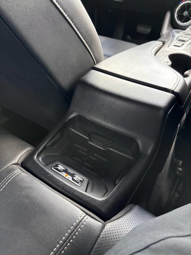 2017 Chevrolet Camaro 2dr Convertible LT w/2LT - 22944039 - 18