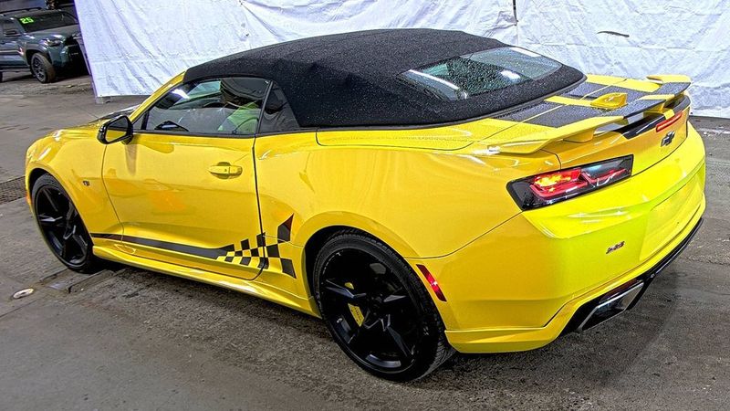 2017 Chevrolet Camaro 2dr Convertible SS w/1SS - 23006638 - 1