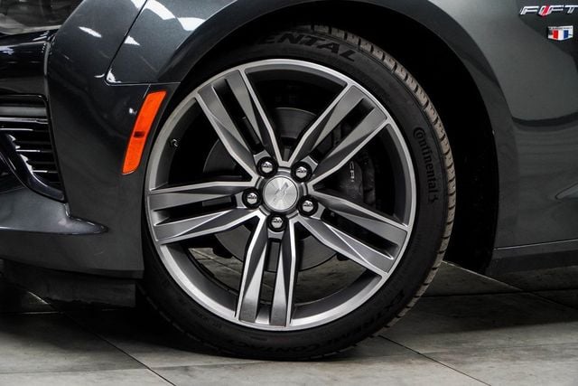 2017 Chevrolet Camaro 2dr Convertible SS w/2SS - 22954631 - 3