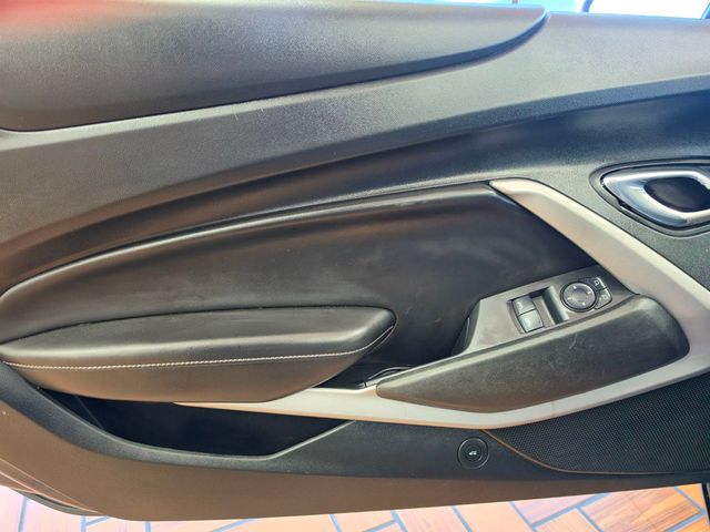2017 Chevrolet Camaro 2dr Coupe 1LT - 23059802 - 13