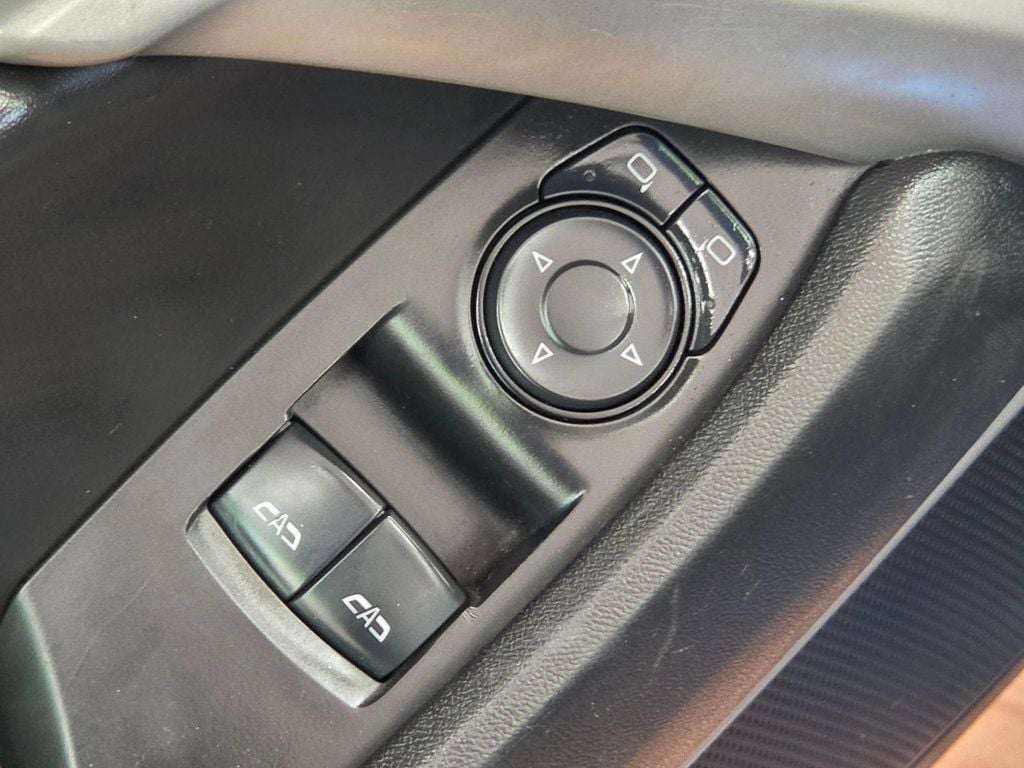 2017 Chevrolet Camaro 2dr Coupe 1LT - 23059802 - 14