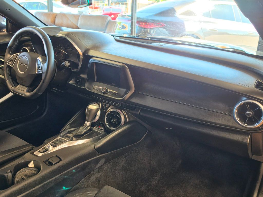 2017 Chevrolet Camaro 2dr Coupe 1LT - 23059802 - 20