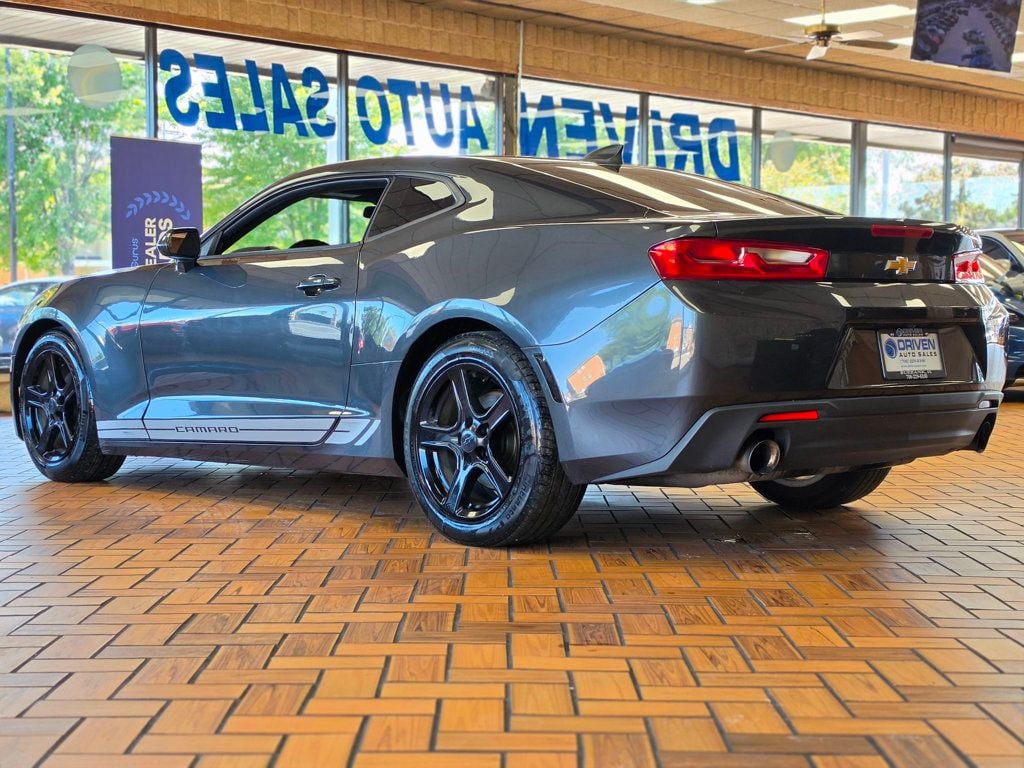 2017 Chevrolet Camaro 2dr Coupe 1LT - 23059802 - 5