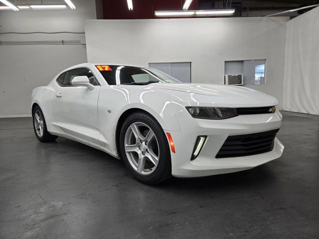 2017 Chevrolet Camaro 2dr Coupe 1LT - 22952403 - 3