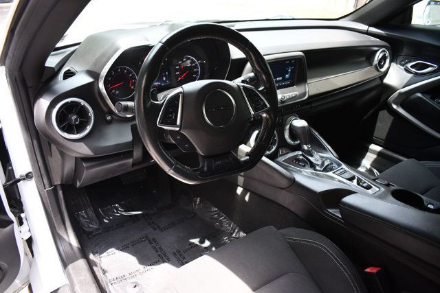 2017 Chevrolet Camaro 2dr Coupe 1LT - 23032102 - 10