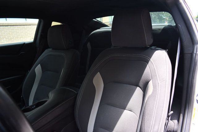 2017 Chevrolet Camaro 2dr Coupe 1LT - 23032102 - 11