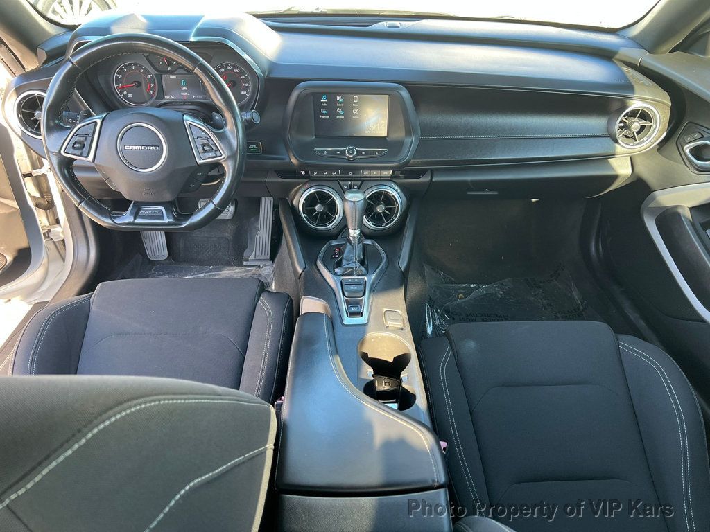 2017 Chevrolet Camaro 2dr Coupe 1LT - 22939208 - 19