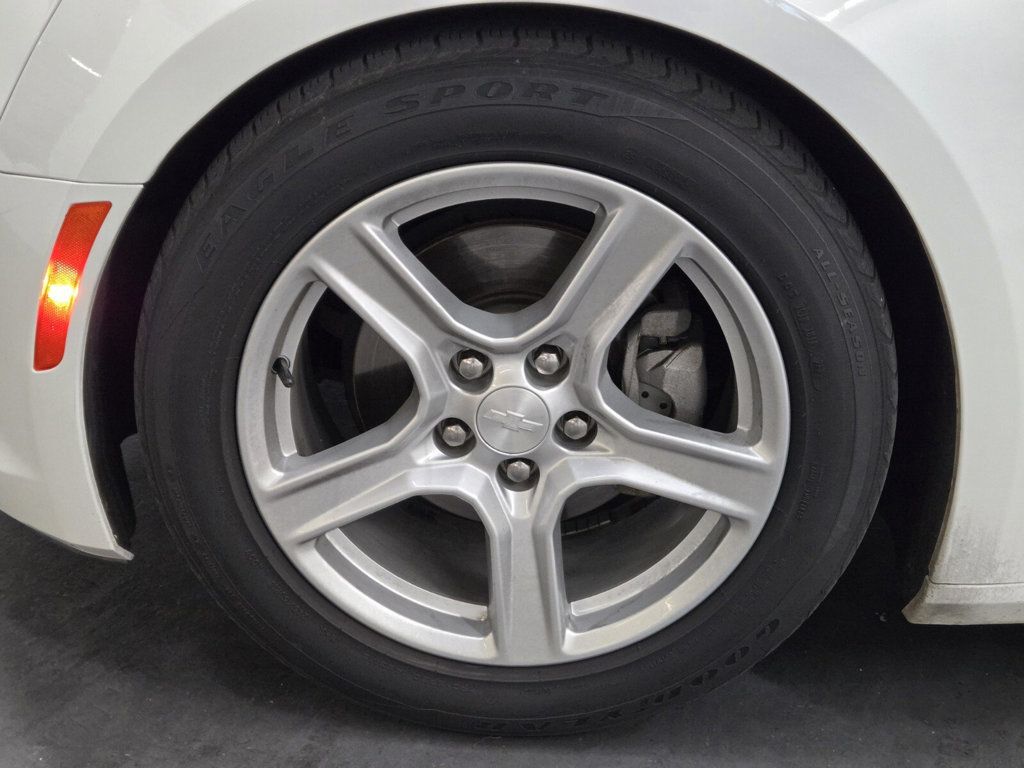 2017 Chevrolet Camaro 2dr Coupe 1LT - 22957794 - 5