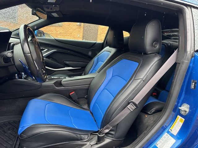 2017 Chevrolet Camaro 2dr Coupe 1LT - 23021283 - 9