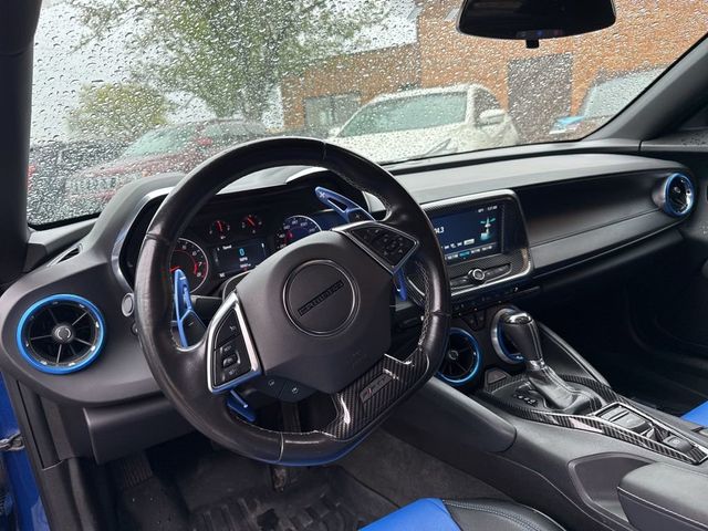 2017 Chevrolet Camaro 2dr Coupe 1LT - 23021283 - 10