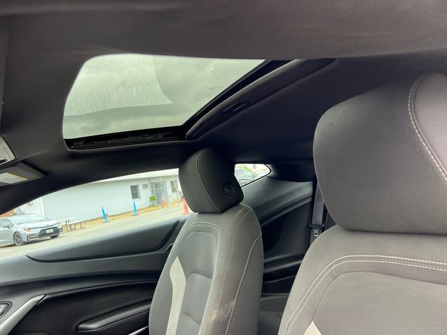 2017 Chevrolet Camaro 2dr Coupe 1LT - 23024609 - 12