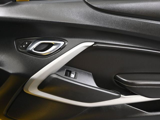 2017 Chevrolet Camaro 2dr Coupe 1LT - 22999918 - 10