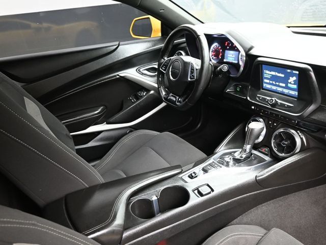 2017 Chevrolet Camaro 2dr Coupe 1LT - 22999918 - 11