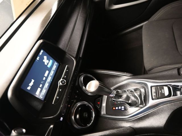 2017 Chevrolet Camaro 2dr Coupe 1LT - 22999918 - 15