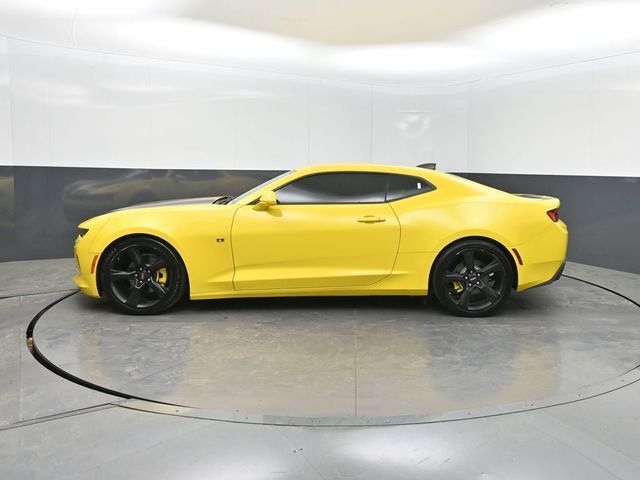 2017 Chevrolet Camaro 2dr Coupe 1LT - 22999918 - 1