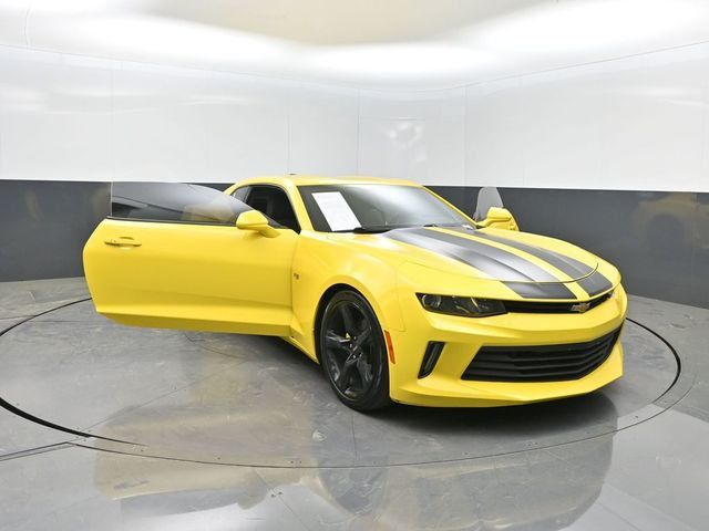 2017 Chevrolet Camaro 2dr Coupe 1LT - 22999918 - 32