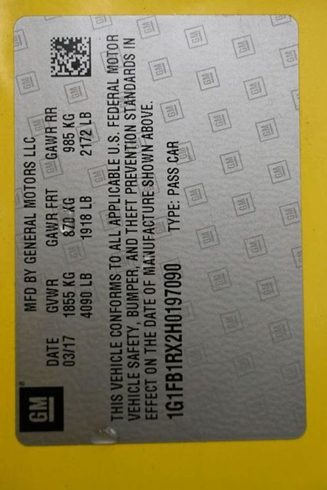 2017 Chevrolet Camaro 2dr Coupe 1LT - 22999918 - 3