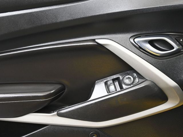 2017 Chevrolet Camaro 2dr Coupe 1LT - 22999918 - 7