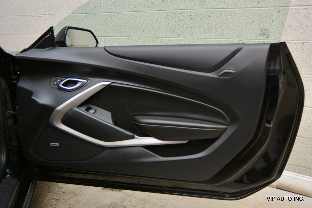 2017 Chevrolet Camaro 2dr Coupe 1LT - 23047400 - 7
