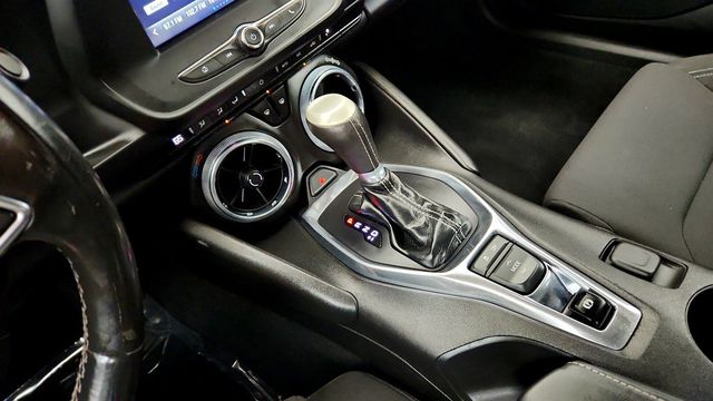 2017 Chevrolet Camaro 2dr Coupe 1LT - 23033690 - 15