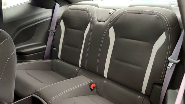 2017 Chevrolet Camaro 2dr Coupe 1LT - 23033690 - 19