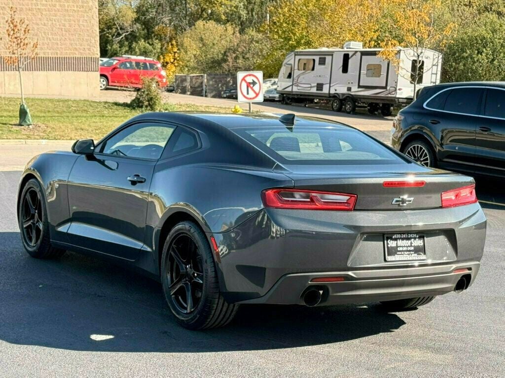 2017 Chevrolet Camaro 2dr Coupe 1LT - 22631401 - 3