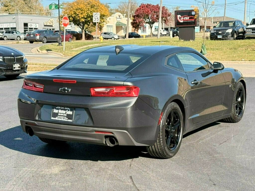 2017 Chevrolet Camaro 2dr Coupe 1LT - 22631401 - 5