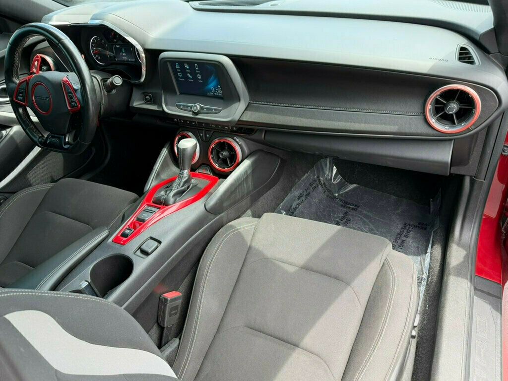 2017 Chevrolet Camaro 2dr Coupe 1LT - 23025019 - 8