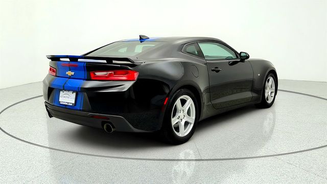 2017 Chevrolet Camaro 2dr Coupe 1LT w/ 3.6L V6 Engine & Remote Vehicle Starter System - 23033690 - 4