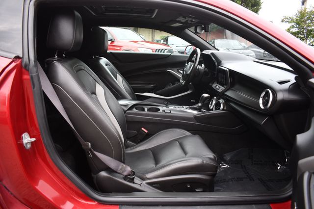 2017 Chevrolet Camaro 2dr Coupe 2LT - 23038220 - 24