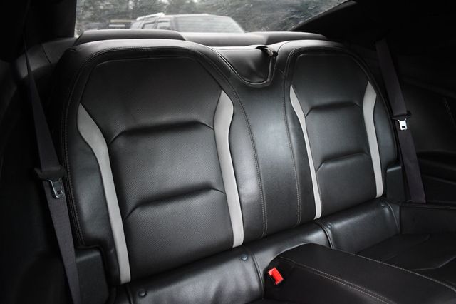 2017 Chevrolet Camaro 2dr Coupe 2LT - 23038220 - 26