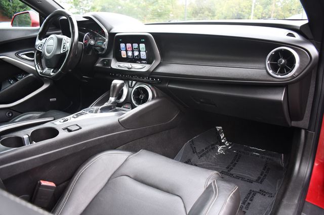 2017 Chevrolet Camaro 2dr Coupe 2LT - 23038220 - 27