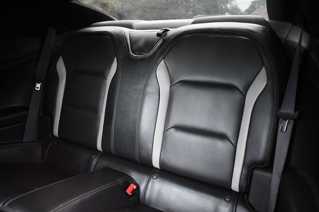 2017 Chevrolet Camaro 2dr Coupe 2LT - 23038220 - 28